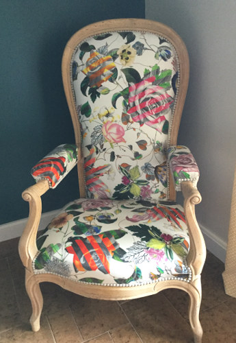 Malmaison tissu ameublement lavable coton imprimé motif floral de Christian Lacroix, pour fauteuil, canapé et rideaux, vendu par la rime des matieres, bon plan tissu
