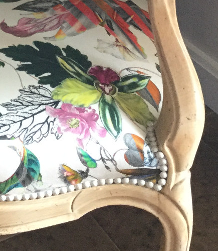 Malmaison tissu ameublement lavable coton imprimé motif floral de Christian Lacroix, pour fauteuil, canapé et rideaux, vendu par la rime des matieres, bon plan tissu