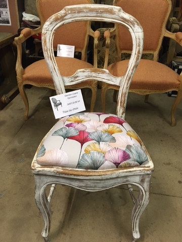 Chaise et tissu Cline de Thvenon - feuilles de gingko biloba colores, tissu vendu par la rime des matieres, bon plan tissu et frais de port offerts