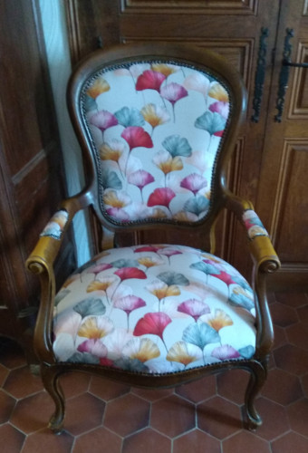 fauteuil Louis Philippe et tissu Cline,  tissu vendu par la rime des matieres, bon plan et frais de port offerts