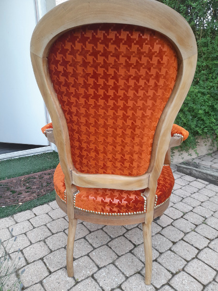 fauteuil Louis Philippe et tissu Virgile de chez Lelivre, tissu vendu par la rime des matieres, bon plan tissu et frais de port offerts