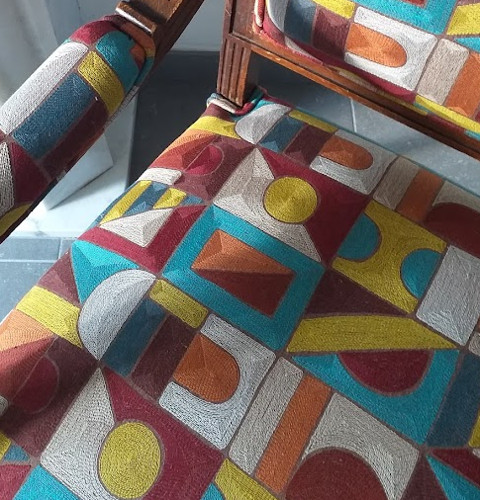 tissu Alexandrie de Thvenon, motif graphique style Art Dco brod, pour chaise, fauteuil, canap, rideaux et coussins, vendu par la rime des matieres, bon plan tissu et frais de port offerts. 