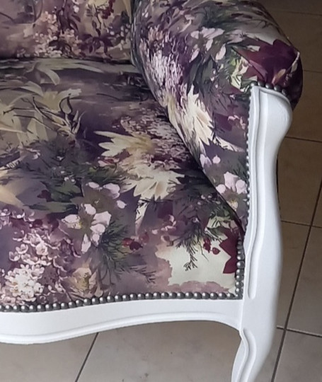 bergère et tissu Flower Power de Jean Paul Gaultier, motif floral luxuriant, outdoor spécial pour l'extérieur, tissu vendu par la rime des matieres, bon plan tissu et frais de port offerts
