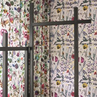 Primavera Labyrinthum papier peint revêtement mural intissé lavable floral fantaisie de Christian Lacroix, pour pièce à vivre, salon, chambre, entrée et salle de bain,  vendu par la rime des matieres bon plan papier peint