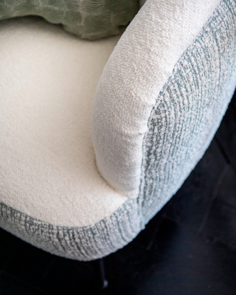 fauteuil tonneau et tissu Bijou, faux uni texturé,  vendu par la rime des matieres, bon plan tissu et frais de port offerts
