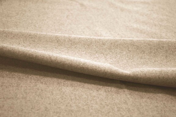 Doilly tissu ameublent de Casal, uni laine mélangée, doux et très résistant, non feu, pour chaise, fauteuil, canapé, coussins et rideaux, vendu par la rime des matieres, bon plan tissu et frais de port offerts