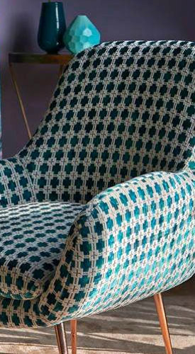 tissu ameublement Maui velours design graphique, de Clarke & Clarke, pour chaise, fauteuil, canapé, rideaux et coussins, vendu par la rime des matieres, bon plan tissu