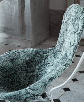 oriago tissu ameublement velours peau de serpent pour fauteuil et rideaux designers guild vendu par la rime des matieres offre bon plan tissu