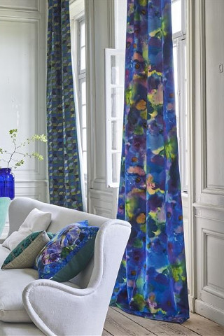 Sansui tissu ameublement velours imprim floral aquarelle, de Designers Guild, pour fauteuil, canap, rideaux et jets de lit, vendu par la rime des matieres, bon plan tissu