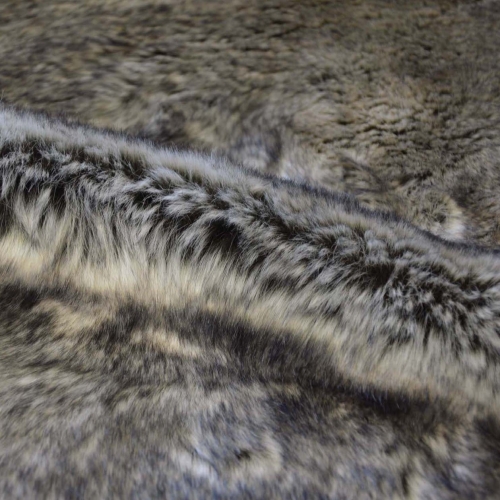 tissu imitation fourrure loup vendu par la rime des matieres bon plan tissu et frais de port offerts
