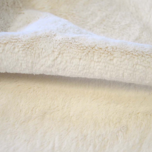 tissu imitation fourrure phoque vendu par la rime des matieres bon plan tissu et frais de port offerts