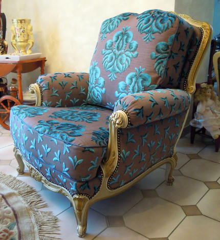 fauteuil louis XV tissu ameublement galliera vendu par la rime des matieres