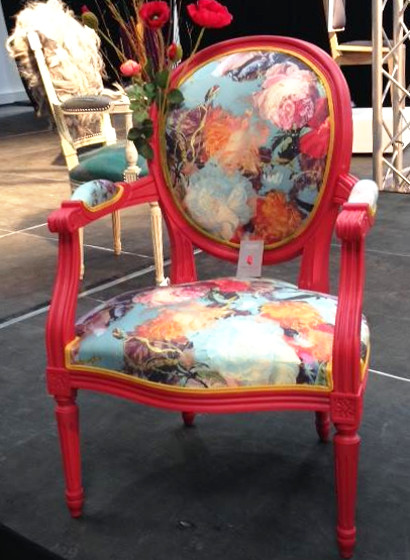 chaise Louis 16 tissu botanique lavable de jp Gaultier pour Lelièvre vendu par la rime des matieres