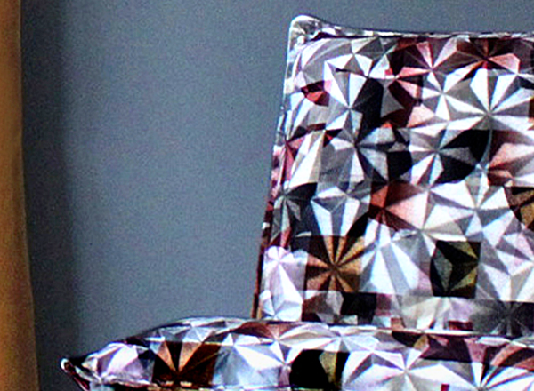 Kalidoscope tissu  ameublement velours motif graphique de Casal pour rideau, chaise, fauteuil et canap vendu par la rime des matieres bon plan tissu