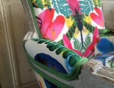 caribe perroquet tissu ameublement fauteuil canapé christian lacroix vendu par la rime des matieres