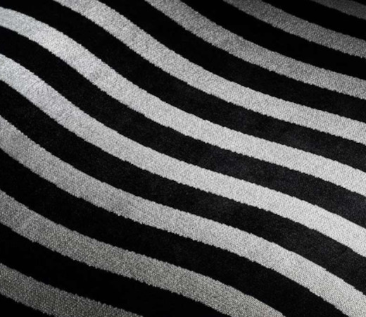 Roubine tissu ameublement velours luxueux de Christian Lacroix,  superbe motif rayure ondule noir et blanc, pour  siges, rideaux, stores et coussins, vendu par la rime des matieres, bon plan tissu et frais de port offerts
