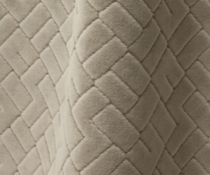 Vallauris tissu ameublement velours texturé de Lelièvre pour fauteuil et canapé vendu par la rime des matieres