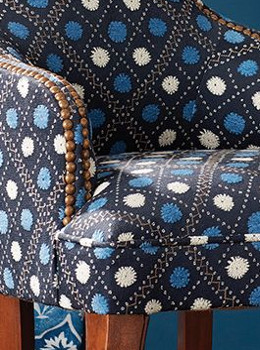claribel tissu ameublement  motif treillis et pompons de Niina Campbell pour fauteuil, canapé et rideaux  vendu par la rime des matieres bon plan tissu