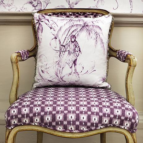 Maude tissu ameublement  motif design style Ikat de Nina Campbell pour fauteuil, canapé et rideaux,  vendu par la rime des matieres bon plan tissu