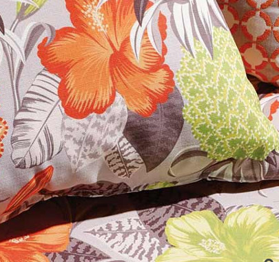 pina colada tissu ameublement imprimé tropical pour fauteuil canapé rideaux mobilier de jardin et bord de pisicne de osborne & little vendu par la rime des matieres