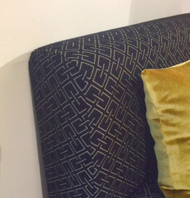 Grid tissu ameublement jacquard motif design de Sahco, pour chaise, fauteuil, canap, rideaux et coussins, vendu par la rime des matieres bon plan tissu
