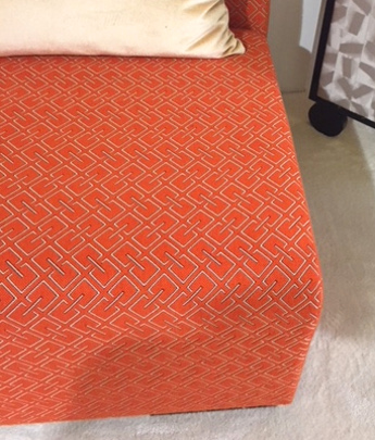 Grid tissu ameublement motif design de Sahco pour fauteuil, canapé, rideaux et coussins,  vendu par la rime des matieres bon plan tissu