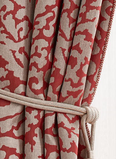 Savaii tissu ameublement lavable motif ornemental de Sahco, pour rideaux, décoration et coussins, vendu par la rime des matieres bon plan tissu