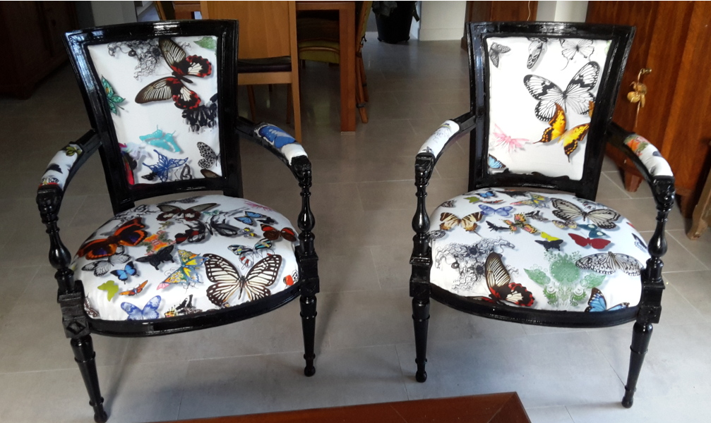 fauteuil directoire tissu ameublement imprim papillon de Christian Lacroix butterfly parade vendu par la rime des matieres bon plan tissu