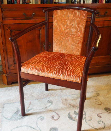 Fauteuil et tissu velours ONDA coloris spice de Clarke & Clarke