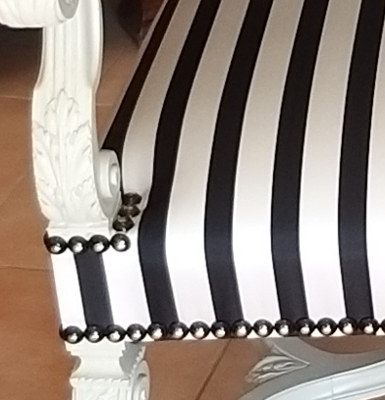 fauteuil style Louis 13 et tissus Paso Doble et Sol y Sombra de Christian Lacroix, tissu vendus  par la rime des matieres, bon plan tissu et frais de port offerts