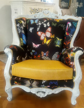 Fauteuil confectionn avec le tissu Butterfly Parade, de Christian Lacroix.