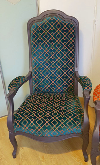 Clark tissu ameublement de Sahco, velours motif  Art Déco, pour chaise, fauteuil, canapé et coussins, vendu par la rime des matieres, bon plan tissu et frais de port offerts