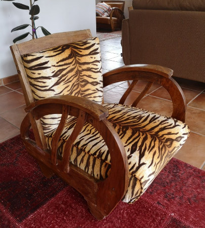 fauteuil et tissu imitation peau de tigre