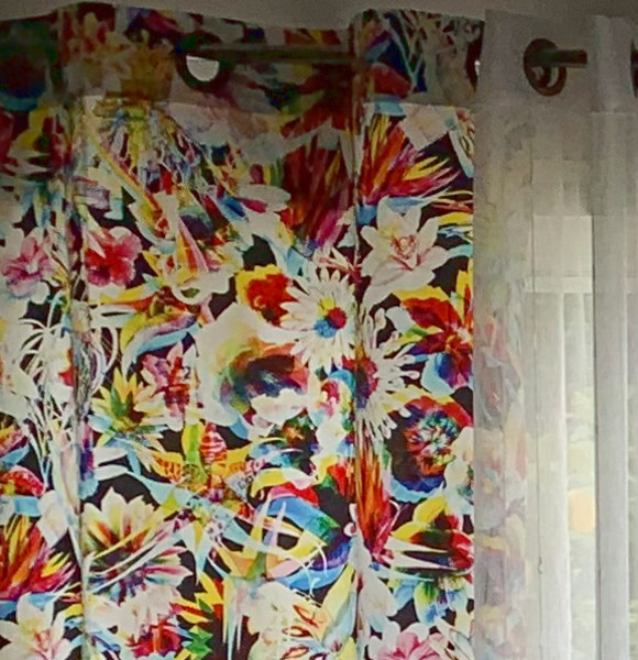 Rideaux et tissu Hawai de Jean-Paul Gaultier, motif tropical luxuriant, tissu vendu par la rime des matieres, frais de port offerts