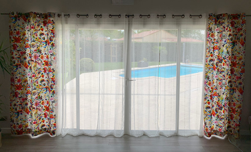 Rideaux et tissu Hawai de Jean-Paul Gaultier, motif tropical luxuriant, tissu vendu par la rime des matieres, frais de port offerts