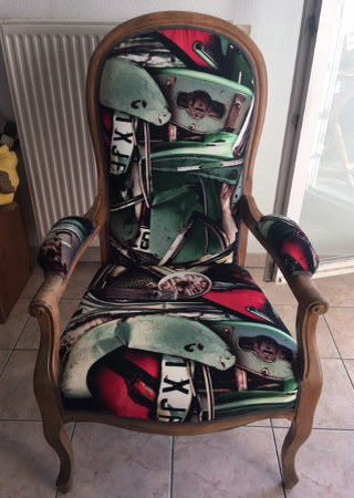 Fauteuil voltaire et tissu Fangio de Jean Paul Gaultier, tissu vendu par la rime des matieres, bon plan et frais de port offerts