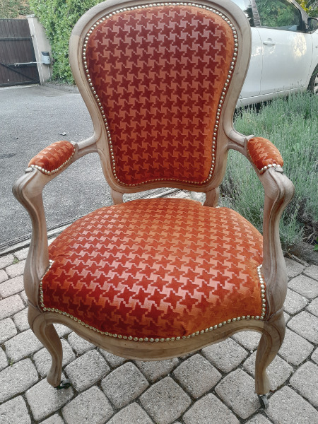 fauteuil Louis Philippe et tissu Virgile de chez Lelièvre, tissu vendu par la rime des matieres, bon plan tissu et frais de port offerts