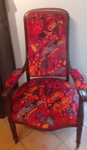 fauteuil voltaire et tissu d'ameublement Pop'Art style Art Déco de chez Casal, tissu d'ameublement vendu par la rime des matieres, bon plan tissu et frais de port offerts 