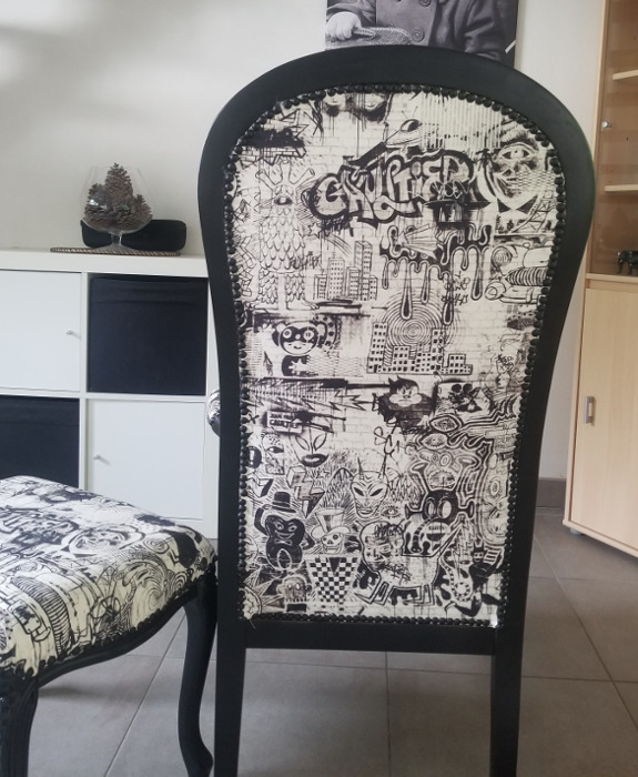 Tissu Street de Jean Paul Gaultier pour fauteuil Voltaire, tissu vendu par la rime des matieres, bon plan tissu et frais de port offerts