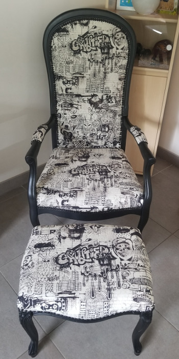 Tissu Street de Jean Paul Gaultier pour fauteuil Voltaire, tissu vendu apr la rime des matieres, bon plan tissu et frais de port offerts