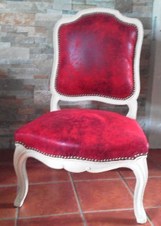 chaise louis XV et imitation cuir vieilli