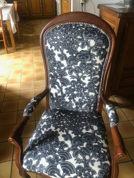 Fauteuil Voltaire et tissulavable Kew Gardens, motif vgtal arbre de vie, tissu ven,du par la rime des matieres, bon plan tissu et frais de port offerts