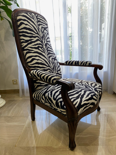 fauteuil voltaire et tissu zebra, tissu vendu par la rime des matieres, bon plan tissu et frais de port offerts