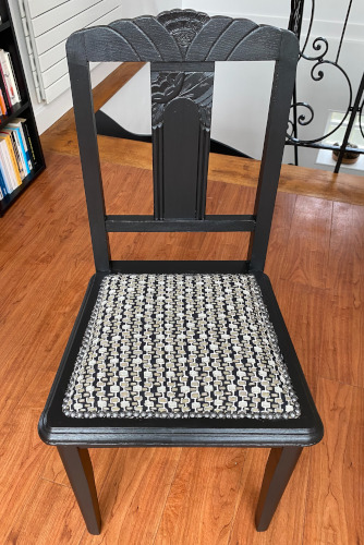 chaise et tissu Odorico petit motif style Art déco, de lelièvre, tissu vendu par la rime des matieres, bon plan tissu et frais de port offerts
