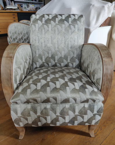 fauteuil art déco et tissu ameublement Lalique design graphique style Art Déco de Casal,  tissu vendu par la rime des matieres, bon plan tissu et frais de port offerts