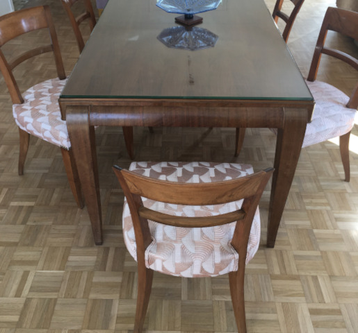  chaises de salle à manger et tissu LALIQUE design graphique style Art Déco, tissu d'ameublement de chez Casal vendu par la rime des matieres, bon plan tissu et frais de port offerts