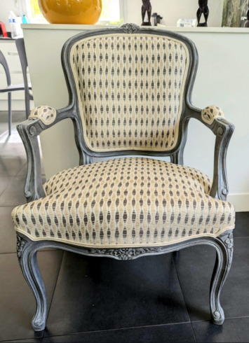 cabriolet Louis 15 et tissu REIMS style Art dco, tissu Casal vendu par la rime des matieres, bon plan tissu et frais de port offerts.