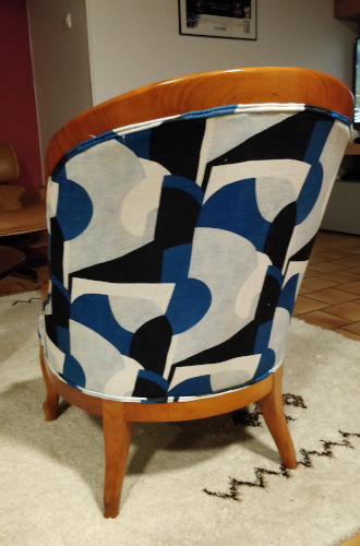 Fauteuil tonneau et tissu Gehry style rtro chic, tissu vendu par la rime des matieres, bpon plan tissu et frais de port offerts