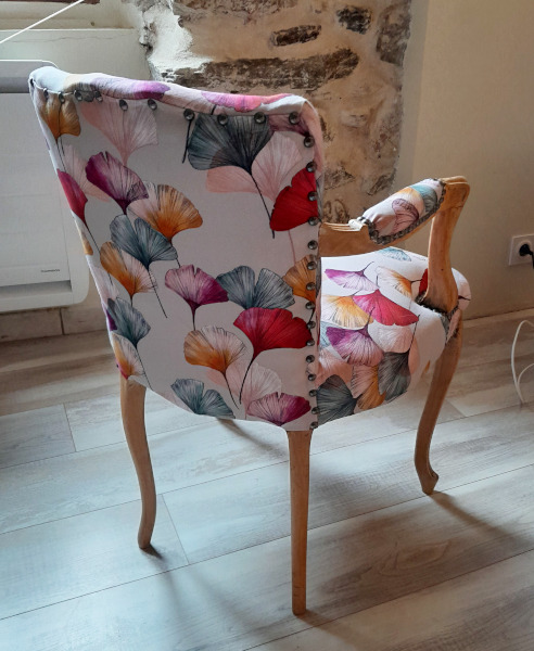fauteuil et tissu Clline motif feuilles 