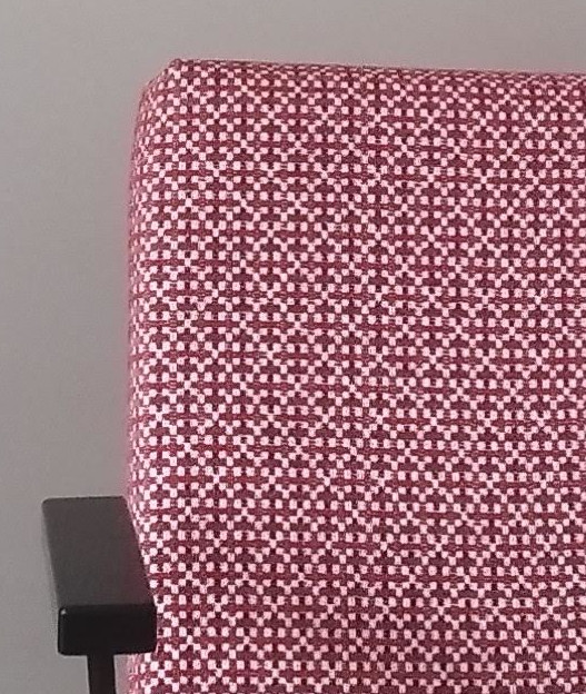 fauteuil vintage avec tissu antitache Asunta coloris piment, tissu vendu par la rime des matieres, bon plan tissu d'ameublement et frais de port offerts